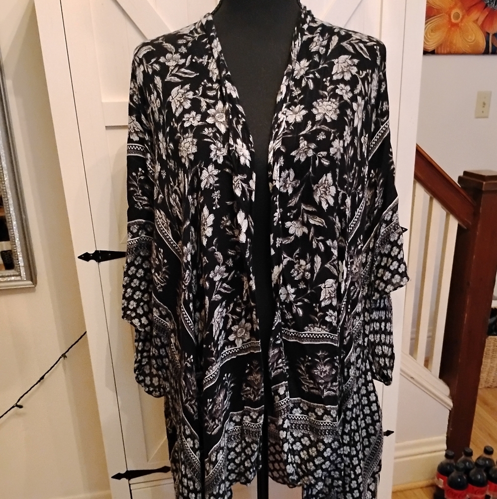 Time and Tru Black and White Floral Cape